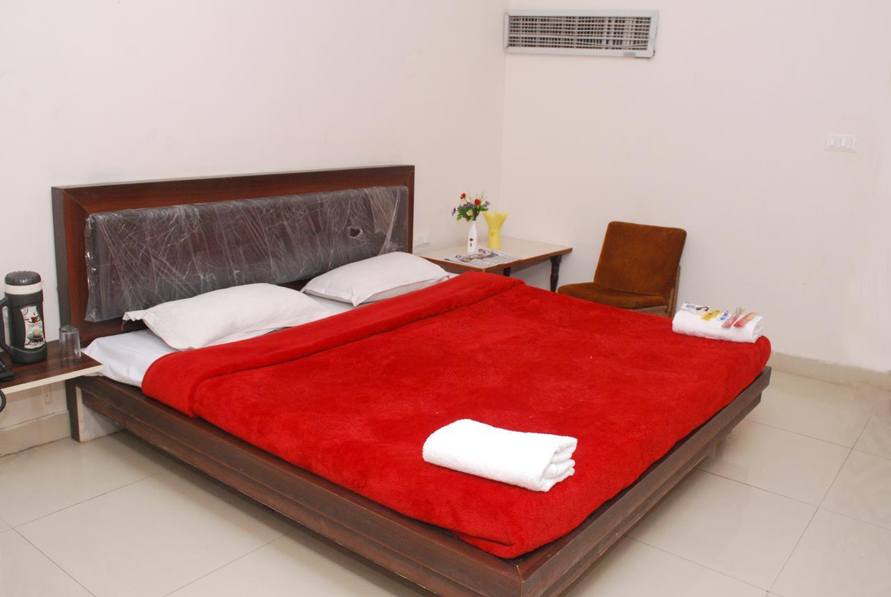 Hotel Harish Palace Agra  Kültér fotó