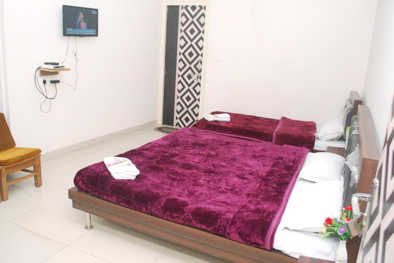 Hotel Harish Palace Agra  Kültér fotó