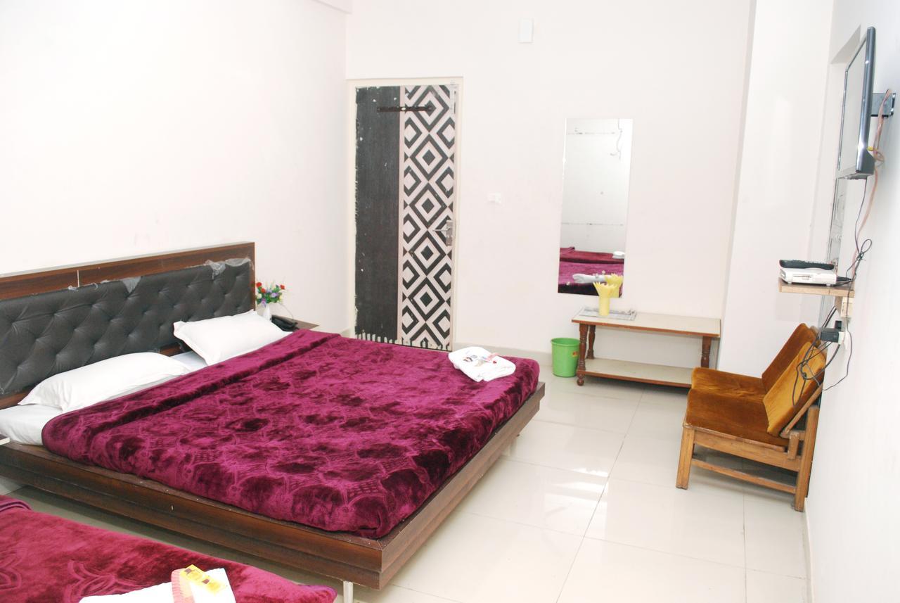 Hotel Harish Palace Agra  Kültér fotó
